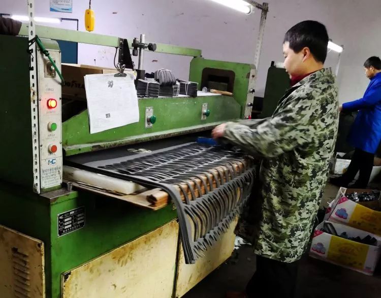 找事8鞋厂最新招聘,一起开启自然探索之旅