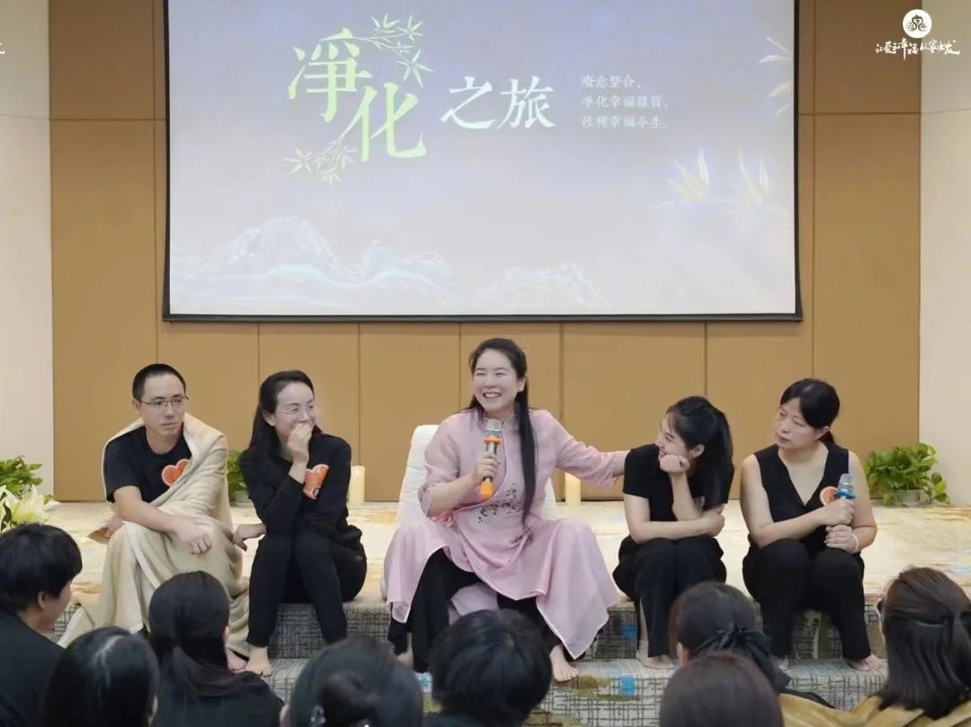 宇宏洁与自然美景的邂逅，内心平和之旅的启示