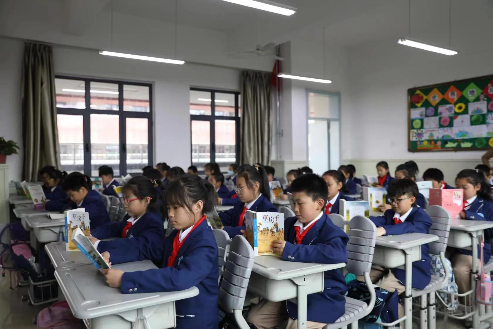 钢铁雄心4最新官方版,自然美景的心灵之旅