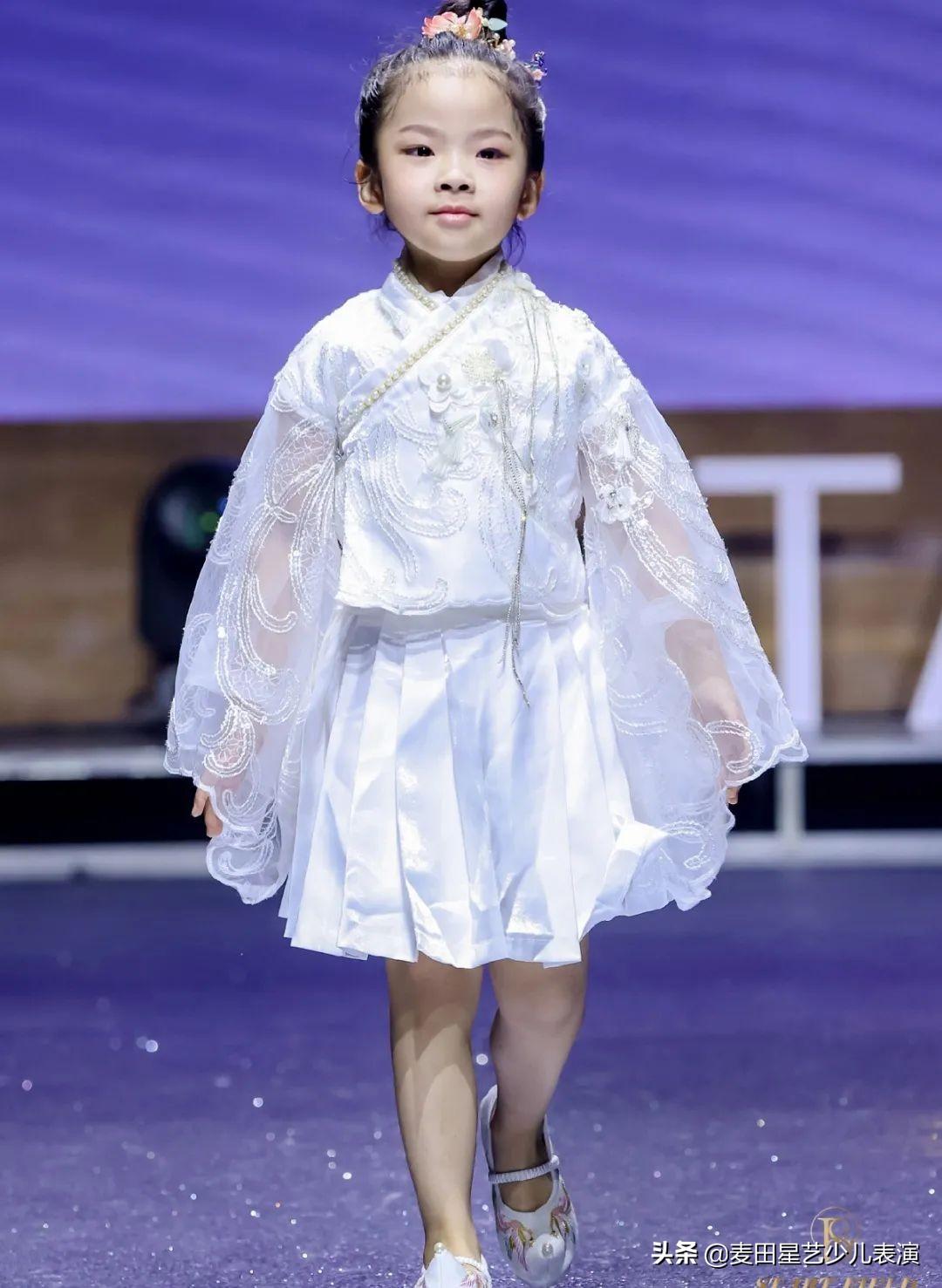 杨颖最新图片,璀璨星光下的时尚焦点女王