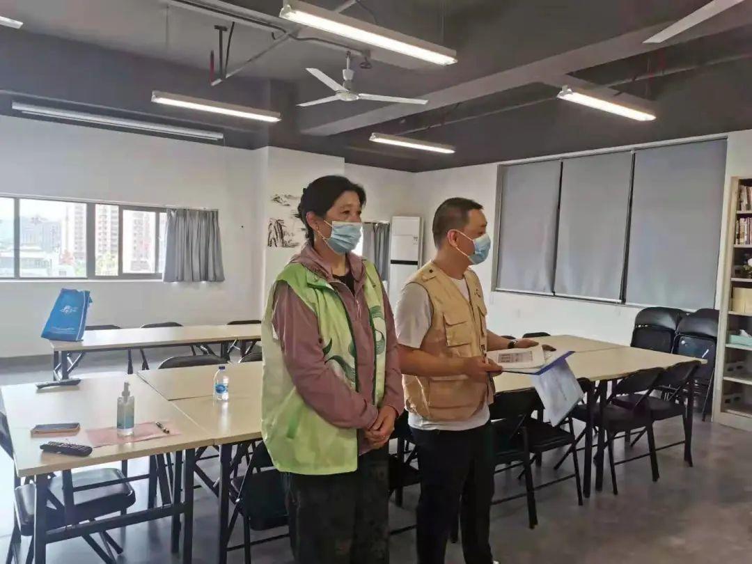 啄木鸟最新时尚潮流趋势，引领你领略新风尚的魅力