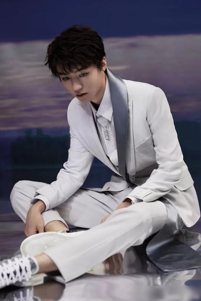 王俊凯最新图片,展现热门时刻与时尚魅力的风采