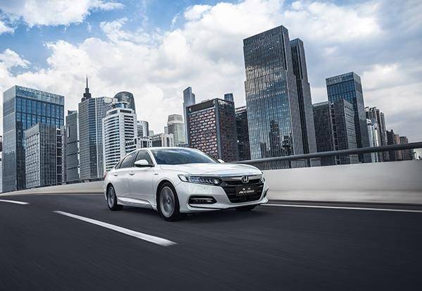 本田雅阁最新款,与自然美景的诗意驾驶之旅