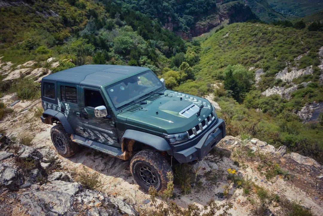 最新款越野车引领越野新风尚!