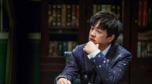 潘粤明,影视界的璀璨明星,时代之光的新光芒